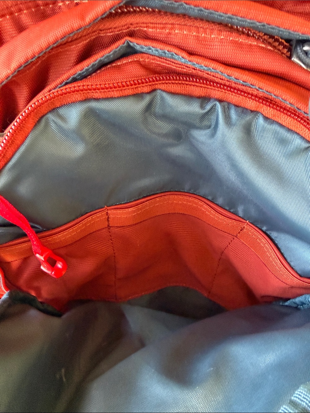 OSPREY Orange w/ Blue Accents Tropos Backpack/Daypack - Picture 3 of 8